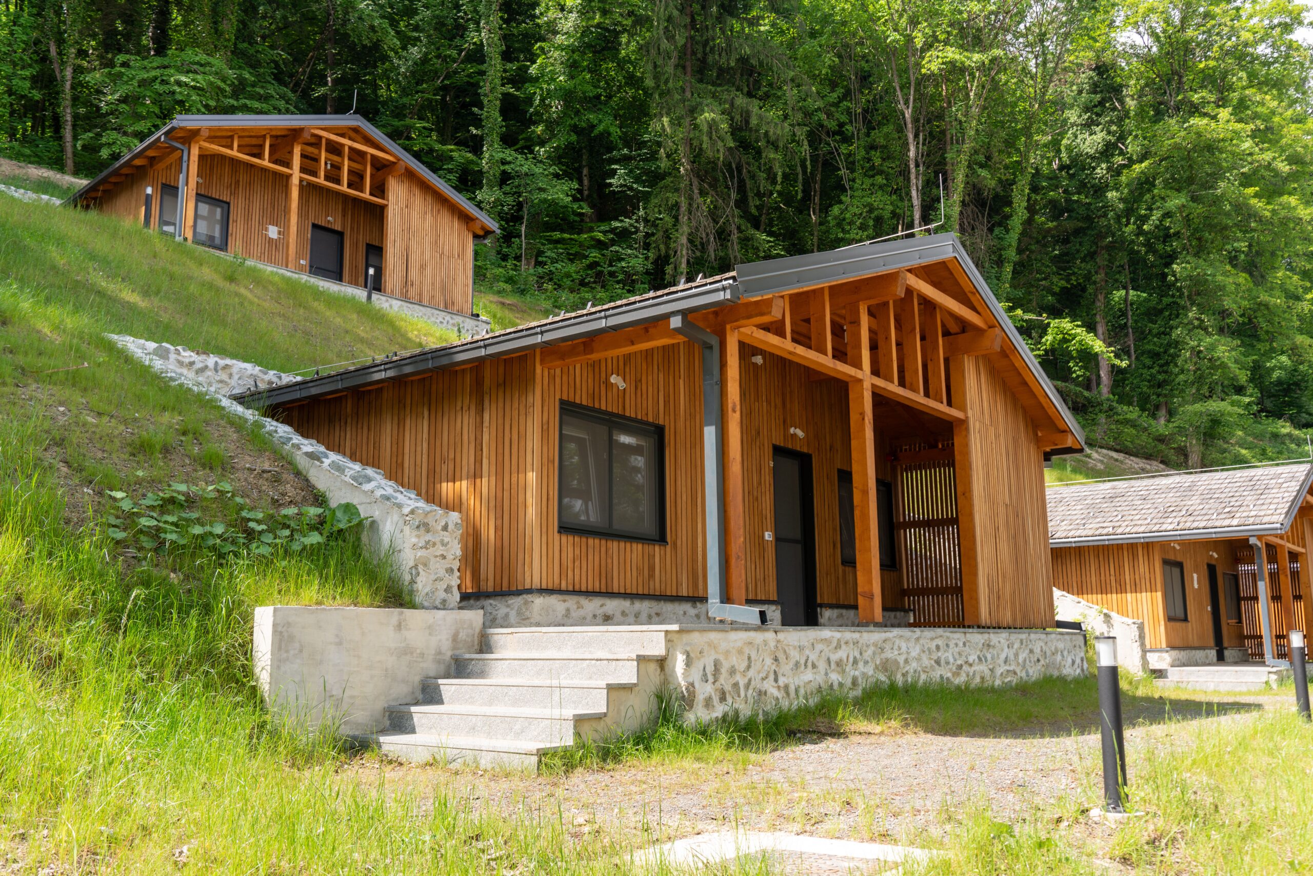 Oglaševanje koče ali glampinga: glamping v naravi